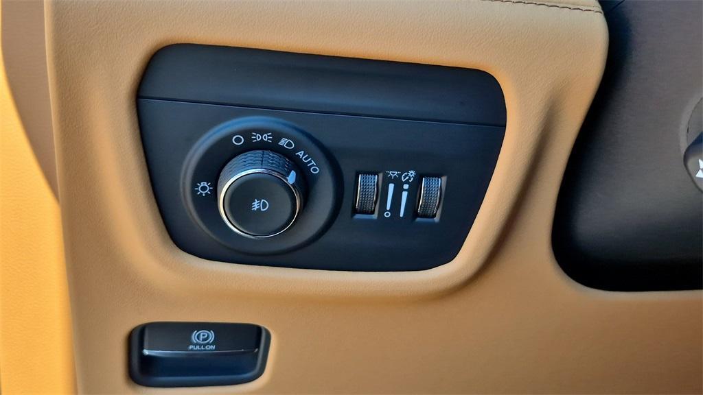 new 2025 Jeep Grand Cherokee L car, priced at $67,522