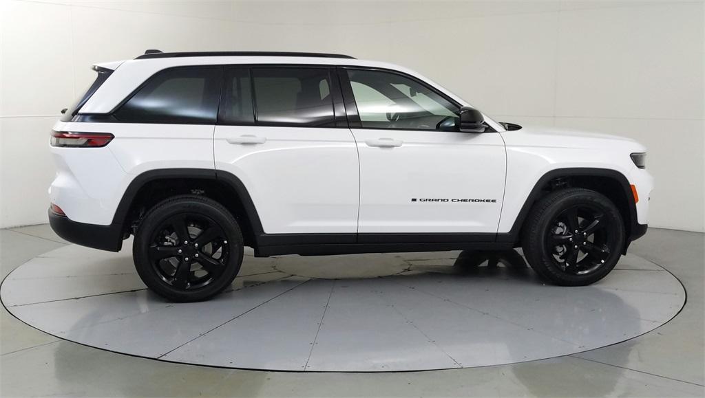 new 2024 Jeep Grand Cherokee car, priced at $39,500