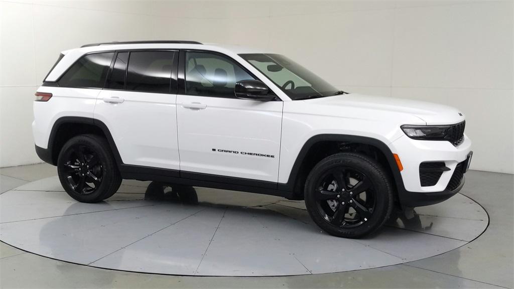 new 2024 Jeep Grand Cherokee car, priced at $39,500