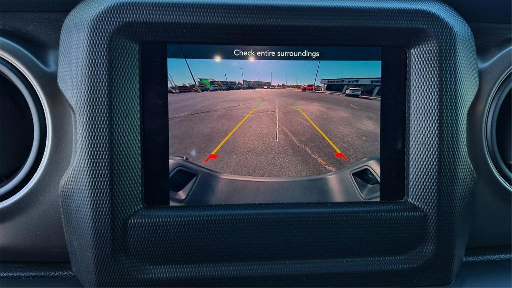 used 2022 Jeep Gladiator car, priced at $33,000