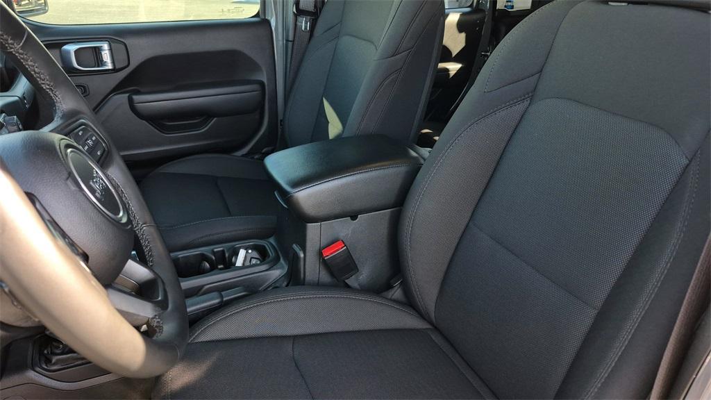 used 2022 Jeep Gladiator car, priced at $33,000