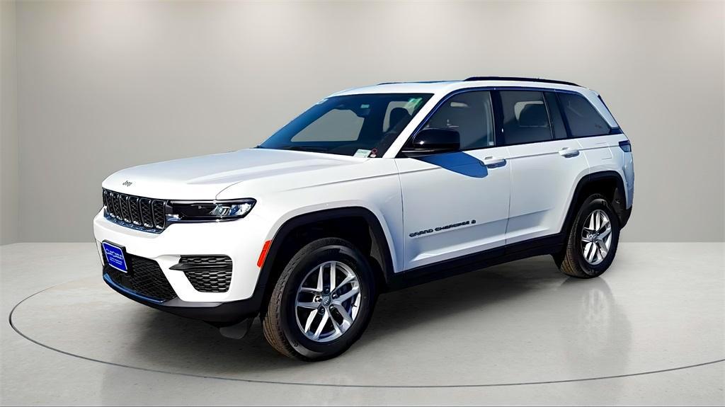 new 2025 Jeep Grand Cherokee car, priced at $39,000