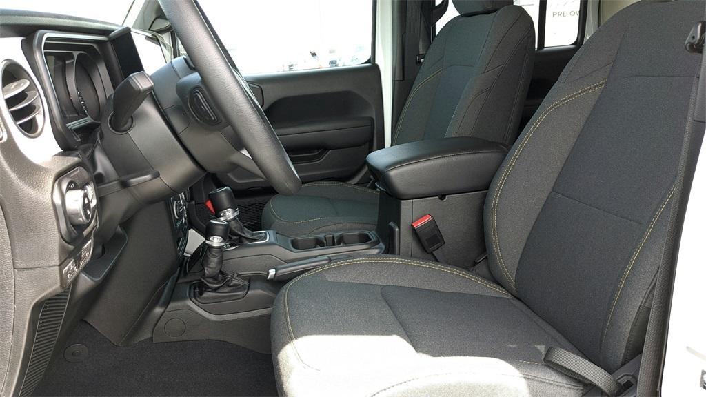 new 2025 Jeep Gladiator car, priced at $50,769