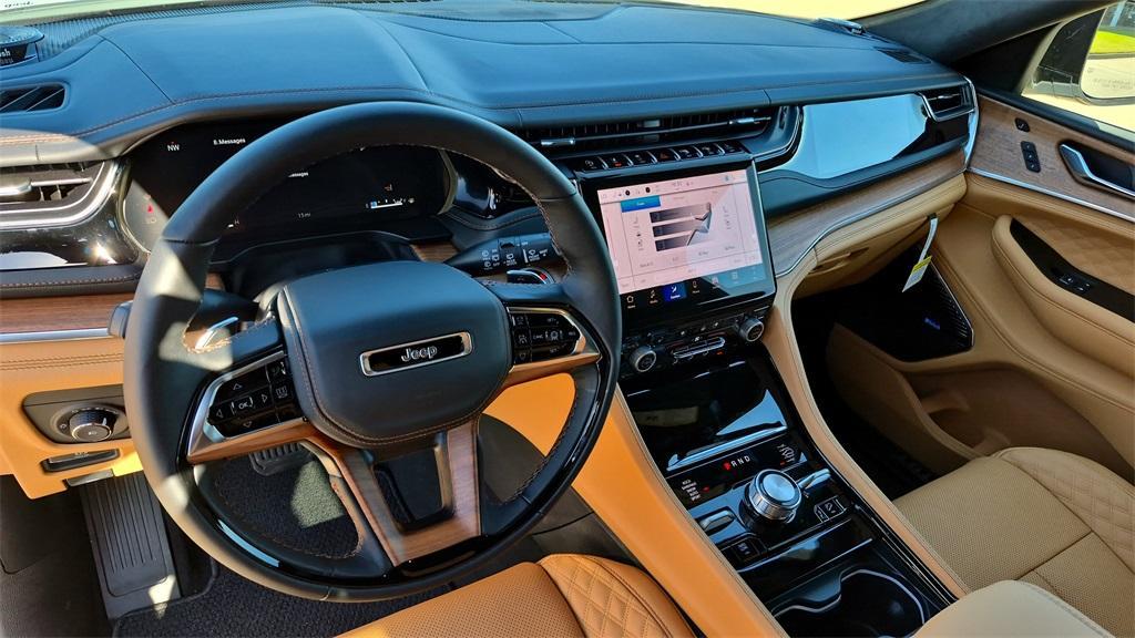new 2025 Jeep Grand Cherokee car, priced at $65,562