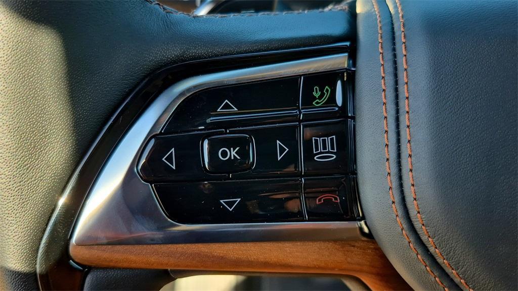 new 2025 Jeep Grand Cherokee car, priced at $65,562