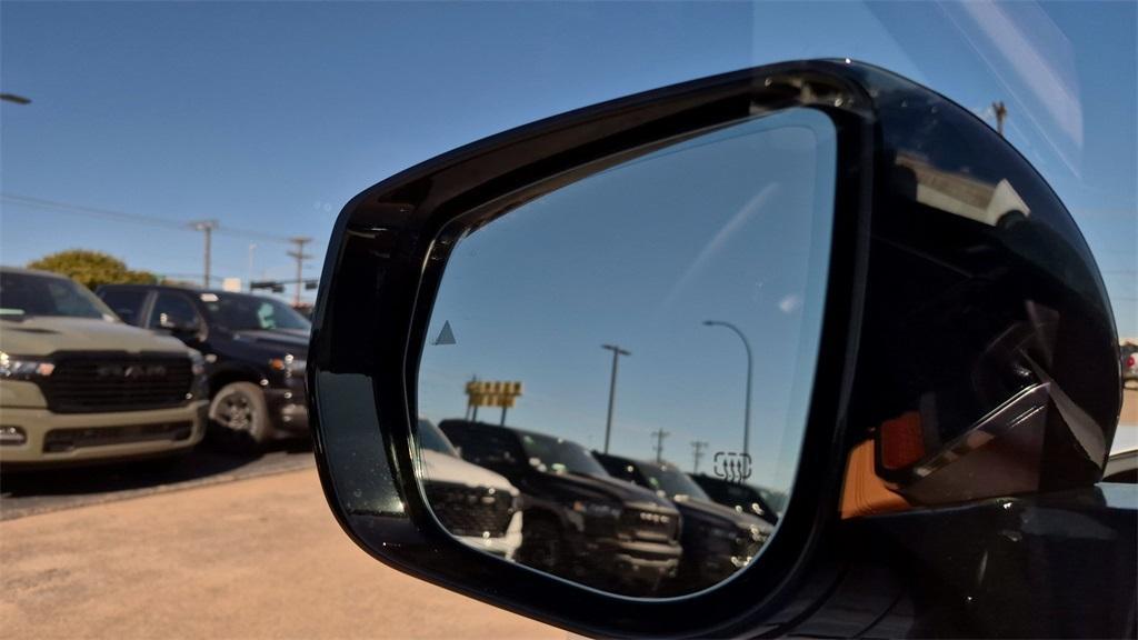 new 2025 Jeep Grand Cherokee car, priced at $65,562