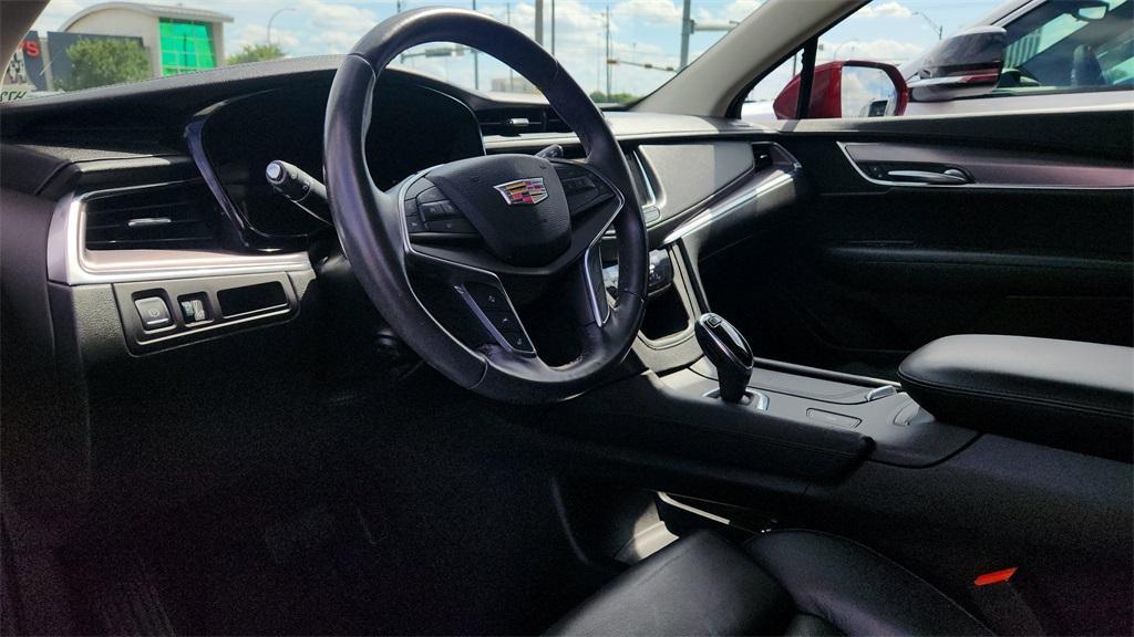 used 2017 Cadillac XT5 car, priced at $16,000
