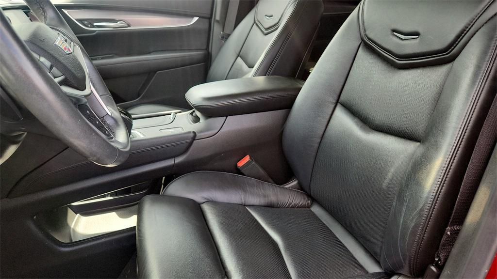 used 2017 Cadillac XT5 car, priced at $16,000