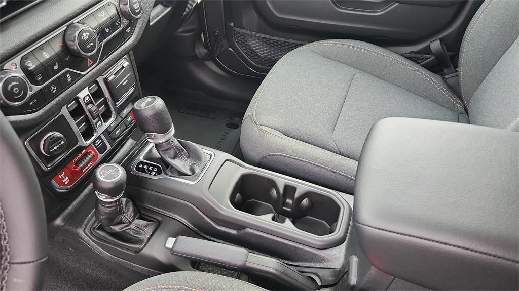 new 2025 Jeep Wrangler car, priced at $52,010