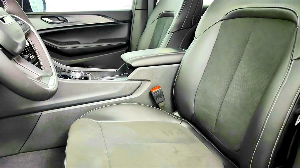 new 2025 Jeep Grand Cherokee L car, priced at $44,586