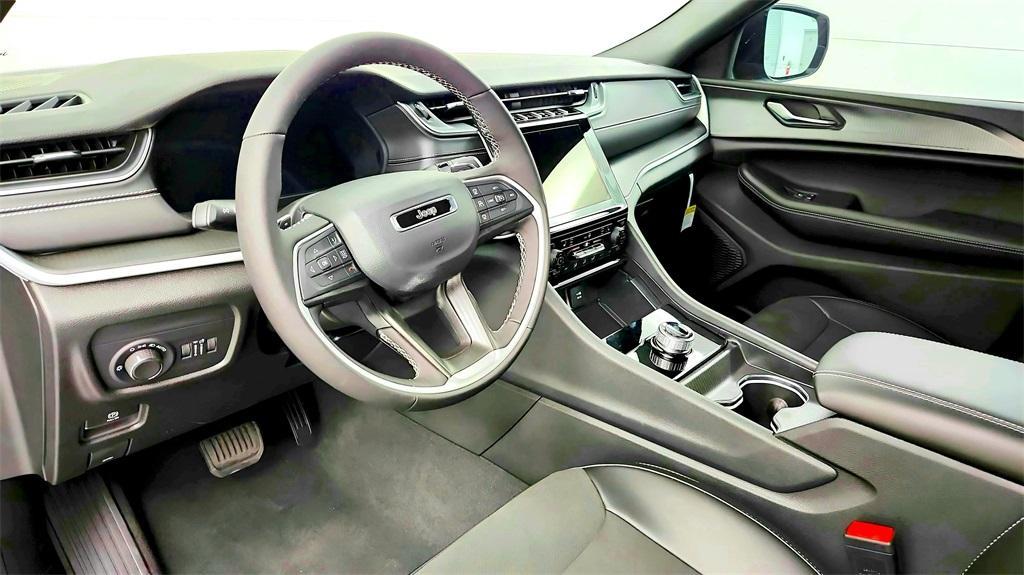 new 2025 Jeep Grand Cherokee L car, priced at $44,586