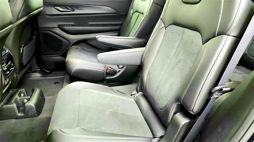 new 2025 Jeep Grand Cherokee L car, priced at $44,586