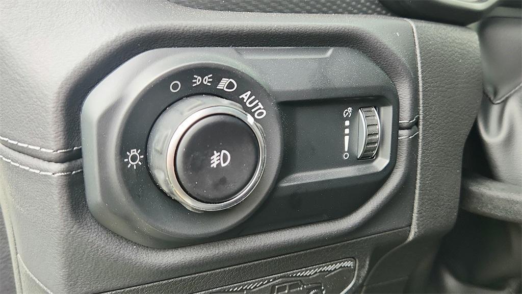 new 2025 Jeep Wrangler car, priced at $62,580