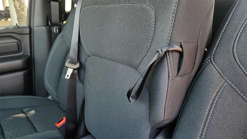 new 2025 Ram 1500 car, priced at $43,933