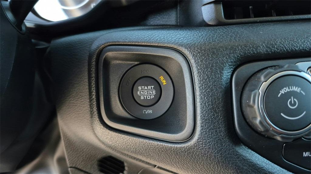 new 2025 Jeep Wrangler car, priced at $51,980