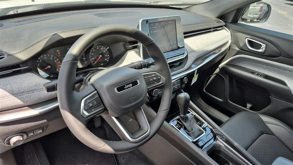 new 2025 Jeep Compass car, priced at $26,000