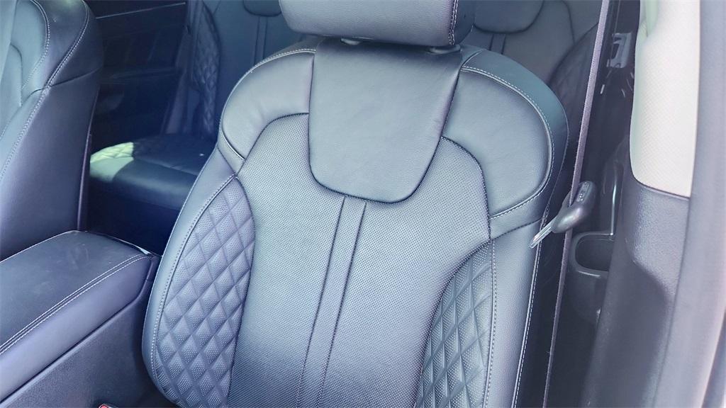 used 2022 Kia Sorento car, priced at $29,000