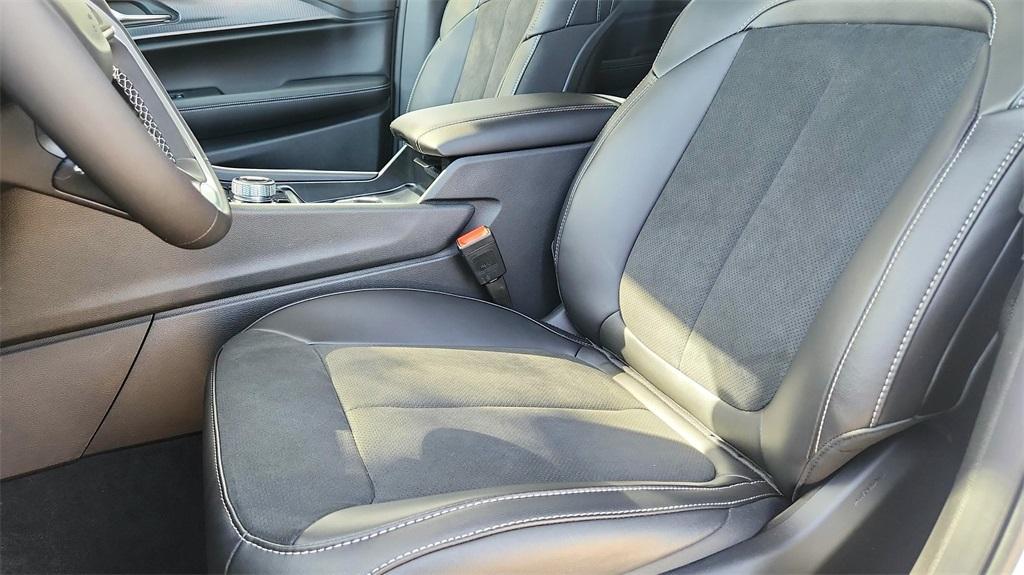 new 2025 Jeep Grand Cherokee car, priced at $40,630