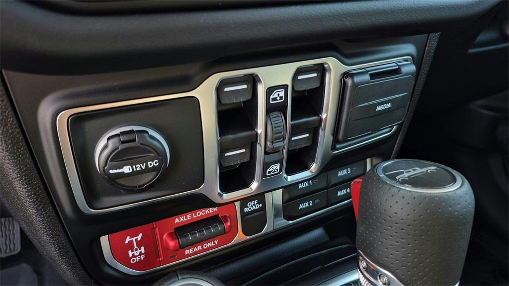 new 2025 Jeep Gladiator car, priced at $52,500