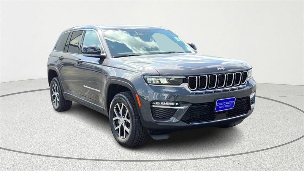 new 2025 Jeep Grand Cherokee car, priced at $43,900