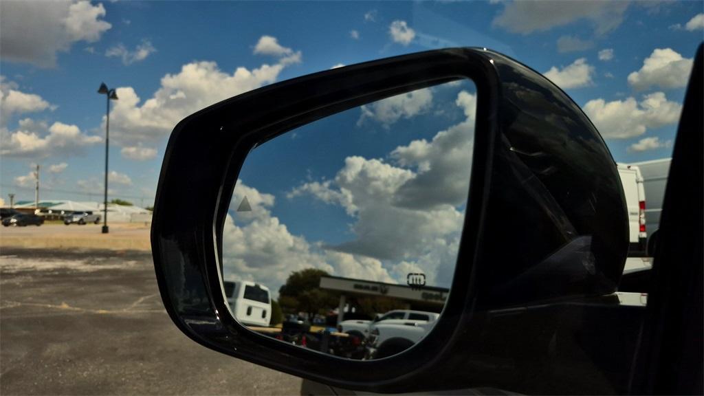 new 2025 Jeep Grand Cherokee car, priced at $43,900