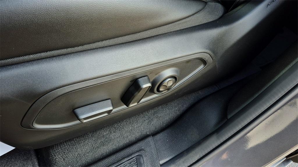 new 2025 Jeep Grand Cherokee car, priced at $43,900