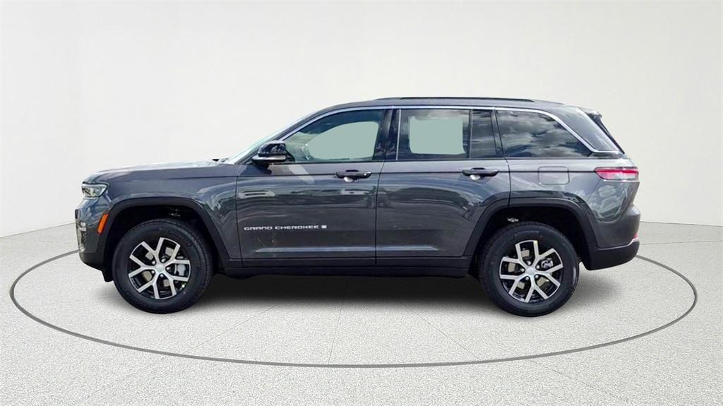 new 2025 Jeep Grand Cherokee car, priced at $43,900