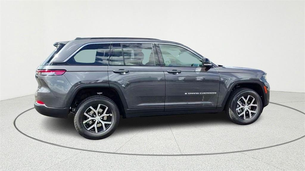 new 2025 Jeep Grand Cherokee car, priced at $43,900