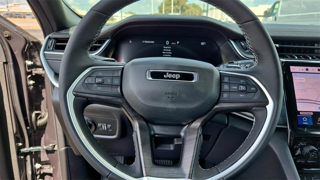 new 2025 Jeep Grand Cherokee car, priced at $43,900