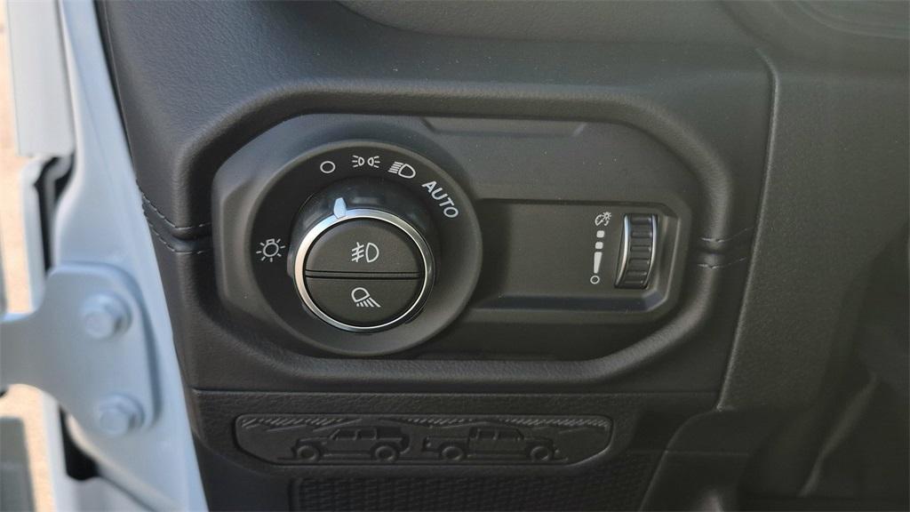 new 2025 Jeep Gladiator car, priced at $44,560