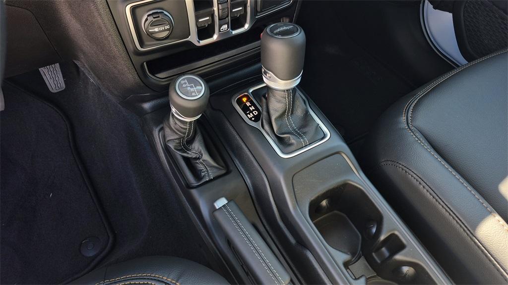 new 2025 Jeep Gladiator car, priced at $44,560