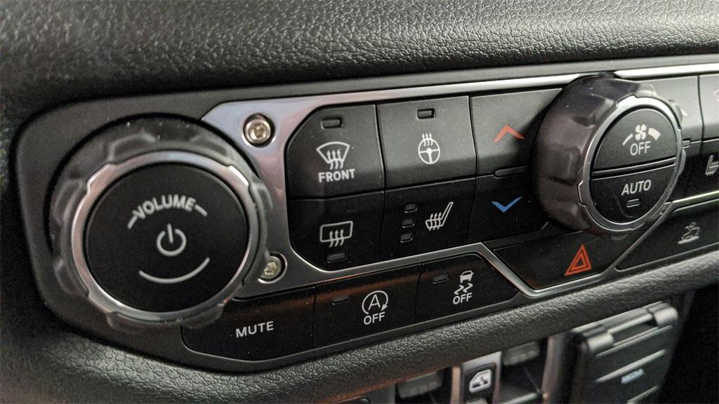 new 2025 Jeep Gladiator car, priced at $40,387