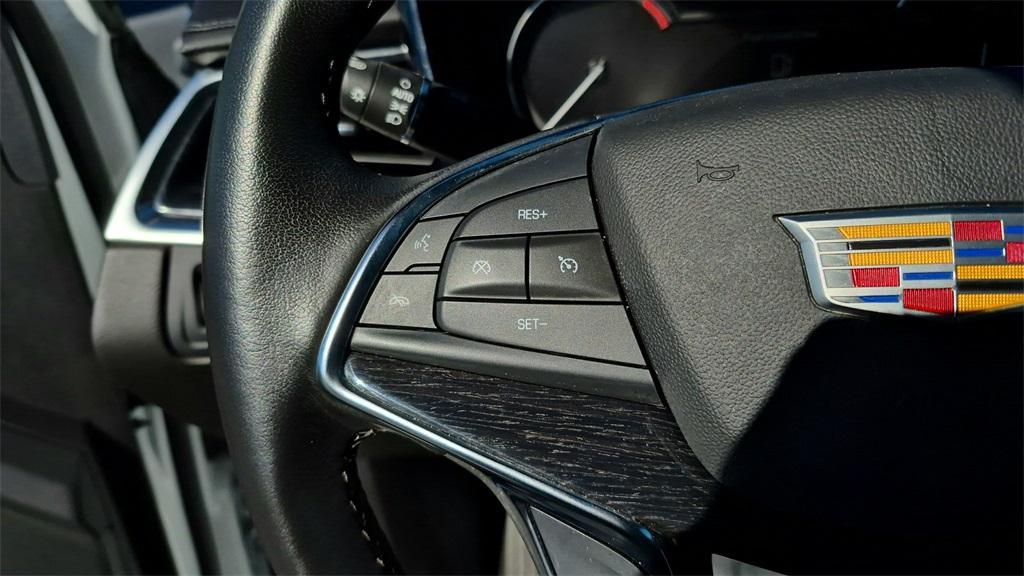 used 2022 Cadillac XT5 car, priced at $29,500