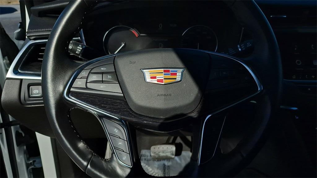 used 2022 Cadillac XT5 car, priced at $29,500