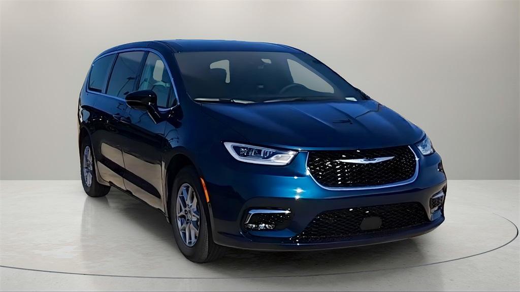 new 2025 Chrysler Pacifica car