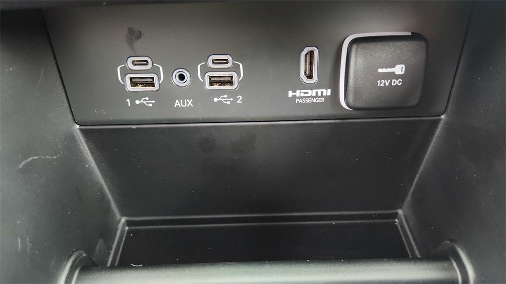 new 2025 Jeep Grand Cherokee car, priced at $60,000