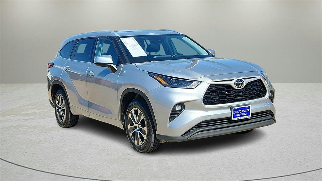 used 2022 Toyota Highlander car, priced at $33,000
