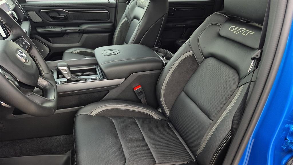 new 2025 Ram 1500 car, priced at $61,294