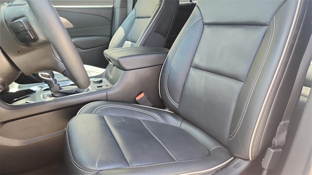used 2023 Chevrolet Traverse car, priced at $37,469