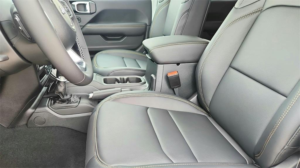 new 2025 Jeep Wrangler car, priced at $55,629