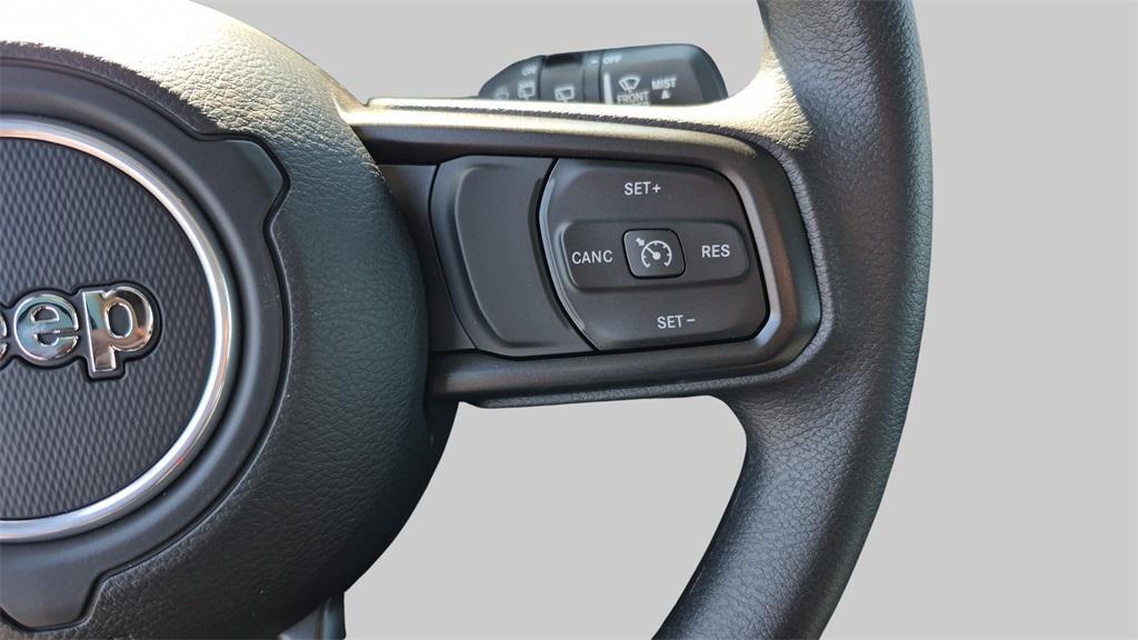 new 2025 Jeep Wrangler car, priced at $33,000