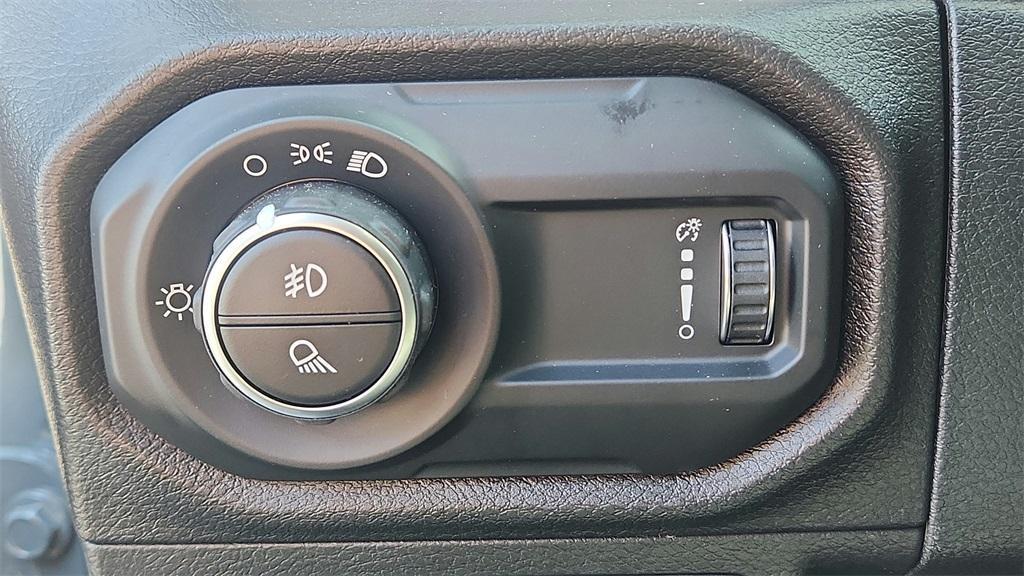 new 2025 Jeep Gladiator car, priced at $38,000
