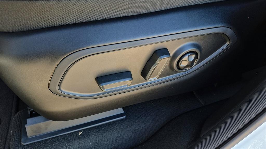 new 2025 Jeep Grand Cherokee car, priced at $50,939