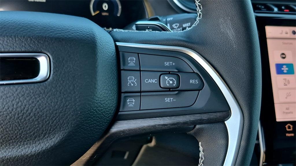 new 2025 Jeep Grand Cherokee car, priced at $50,939