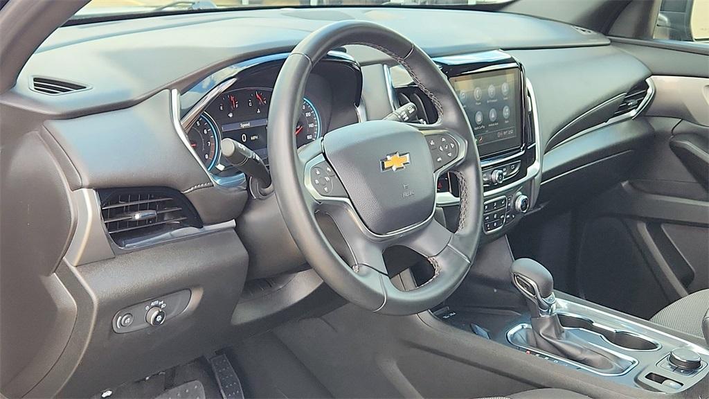 used 2023 Chevrolet Traverse car, priced at $27,500