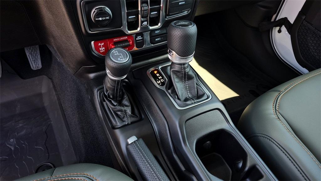 new 2025 Jeep Gladiator car, priced at $52,097