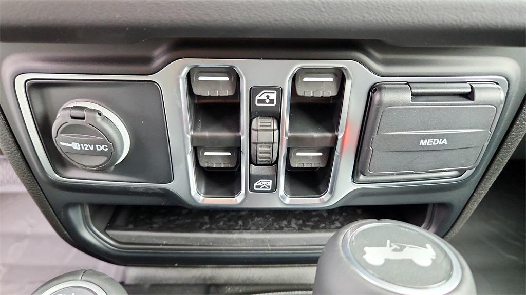 new 2025 Jeep Wrangler car, priced at $53,500