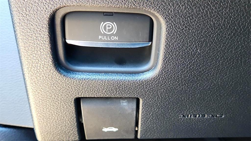 new 2025 Jeep Grand Cherokee L car, priced at $39,000