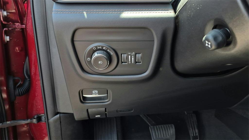 used 2023 Jeep Grand Cherokee car, priced at $41,500