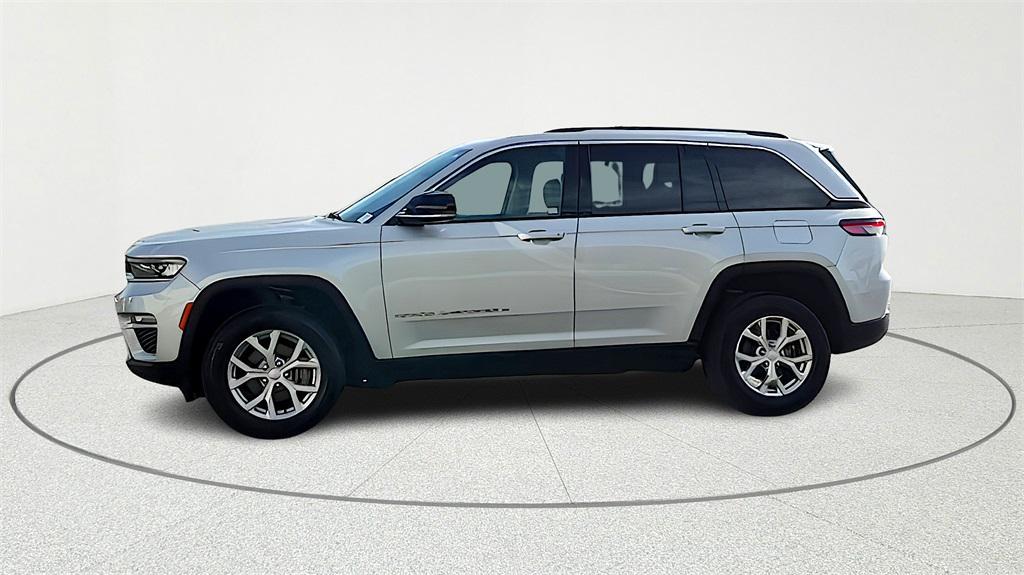used 2024 Jeep Grand Cherokee car, priced at $28,999